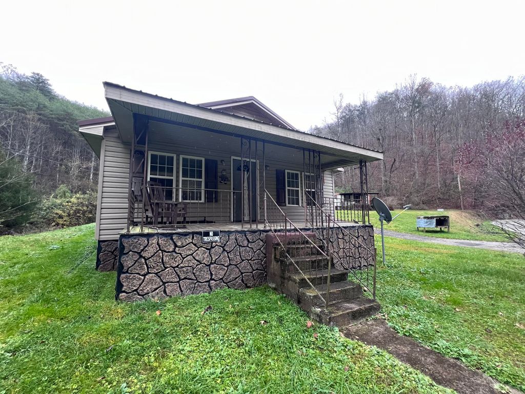 2613 Arkansas Creek Road, Martin, KY 41649