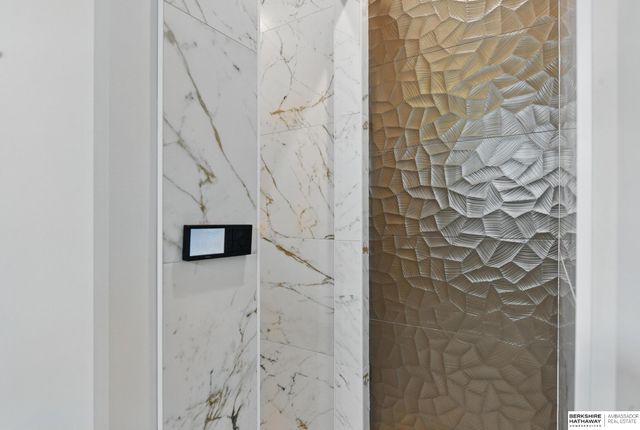 6511 Garvin Street, Omaha, NE 68152