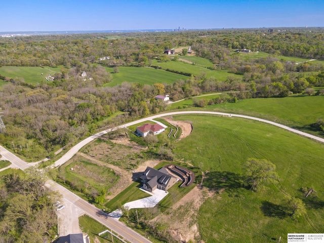 6511 Garvin Street, Omaha, NE 68152