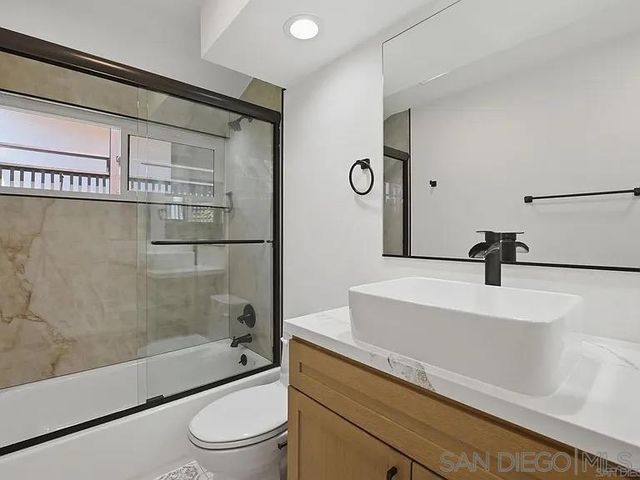 4008 Ampudia St, San Diego, CA 92110