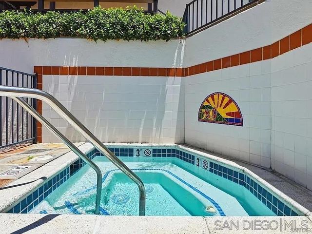 4008 Ampudia St, San Diego, CA 92110