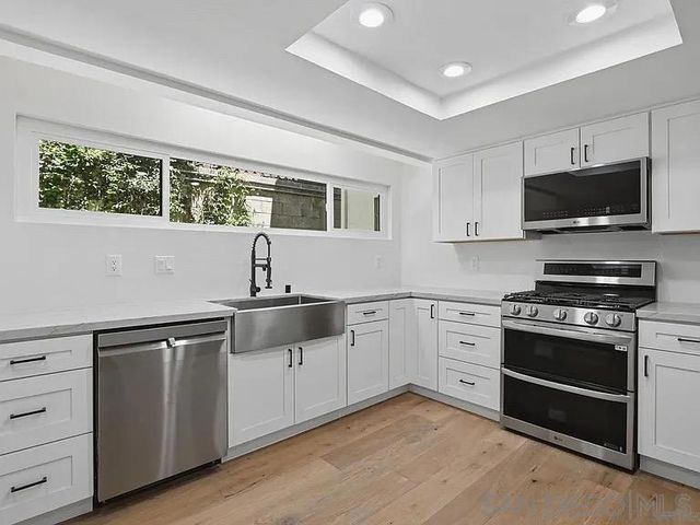 4008 Ampudia St, San Diego, CA 92110