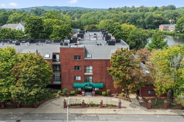 666 Main St 310, Winchester, MA 01890
