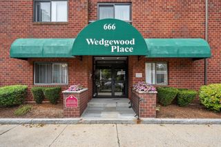 666 Main St 310, Winchester, MA 01890