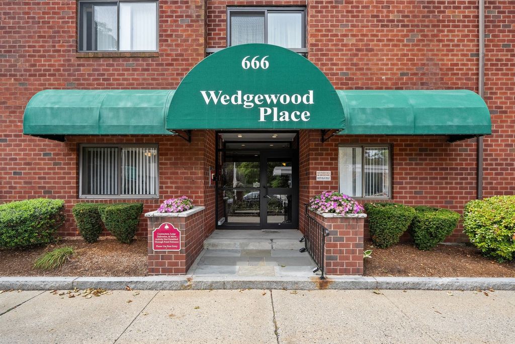 666 Main St 310, Winchester, MA 01890