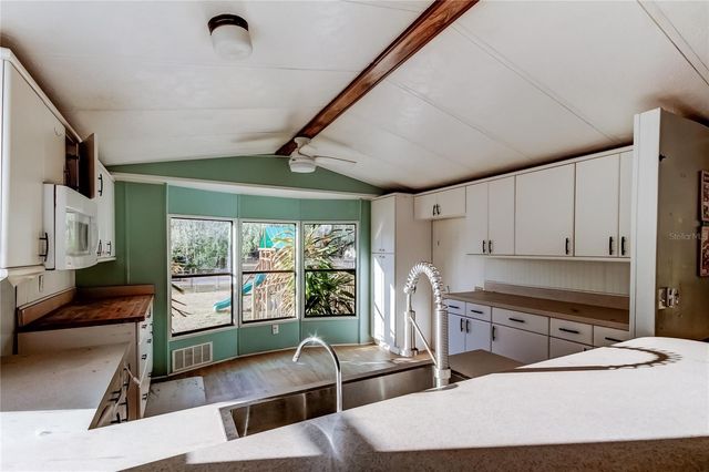 8719 S MEADOWVIEW CIRCLE, Tampa, FL 33625