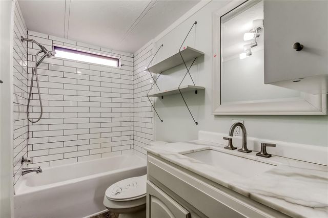 8719 S MEADOWVIEW CIRCLE, Tampa, FL 33625