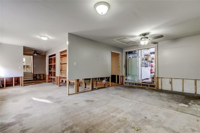 8719 S MEADOWVIEW CIRCLE, Tampa, FL 33625