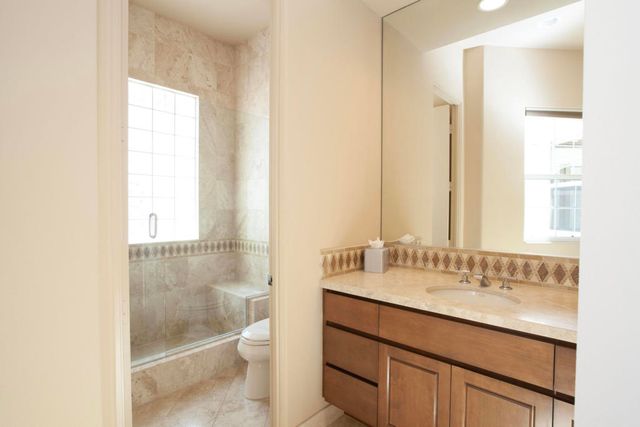 49544 ViA Conquistador, La Quinta, CA 92253