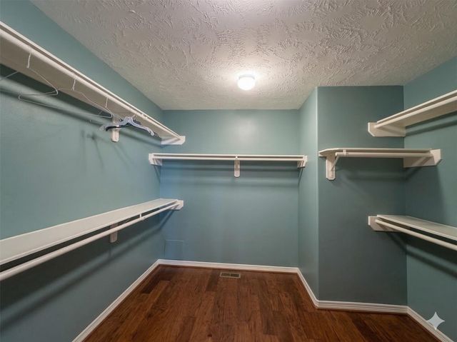 3410 Skyline Village Drive, Houston, TX 77057