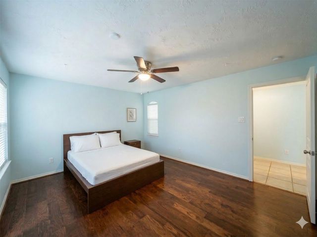 3410 Skyline Village Drive, Houston, TX 77057