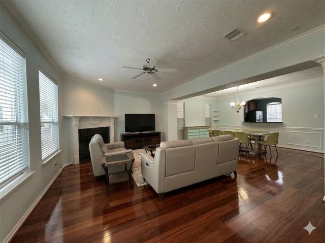 3410 Skyline Village Drive, Houston, TX 77057