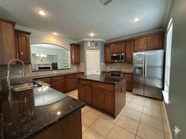 3410 Skyline Village Drive, Houston, TX 77057