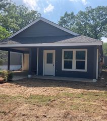 110 Bowie Street, Mabank, TX 75156