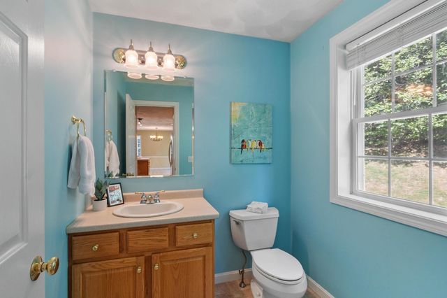 13 Lantern Drive, Sandown, NH 03873