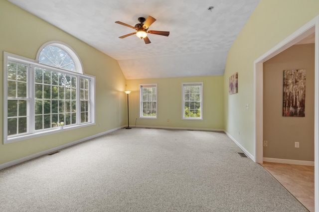 13 Lantern Drive, Sandown, NH 03873