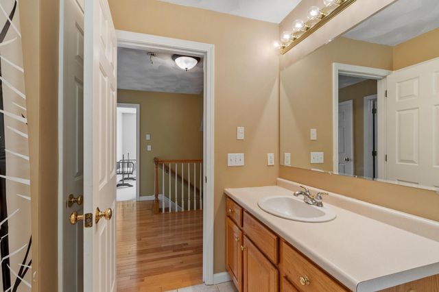 13 Lantern Drive, Sandown, NH 03873
