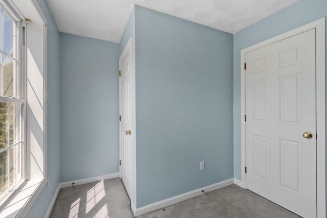 13 Lantern Drive, Sandown, NH 03873