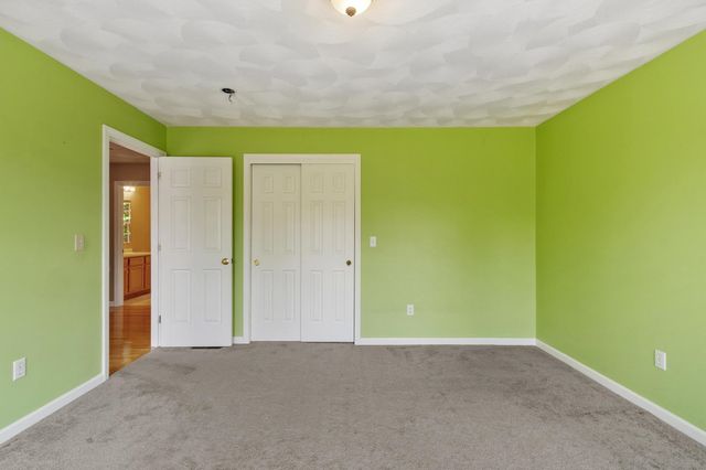 13 Lantern Drive, Sandown, NH 03873