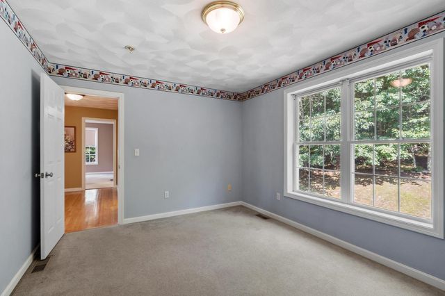 13 Lantern Drive, Sandown, NH 03873