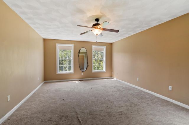 13 Lantern Drive, Sandown, NH 03873