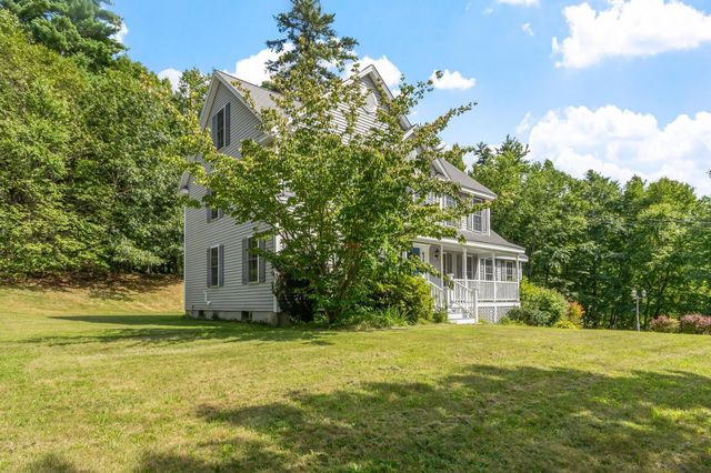 13 Lantern Drive, Sandown, NH 03873