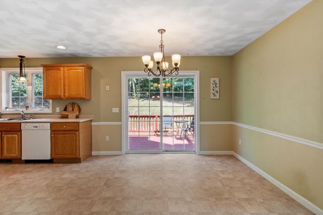 13 Lantern Drive, Sandown, NH 03873