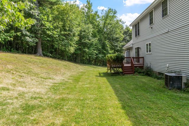 13 Lantern Drive, Sandown, NH 03873