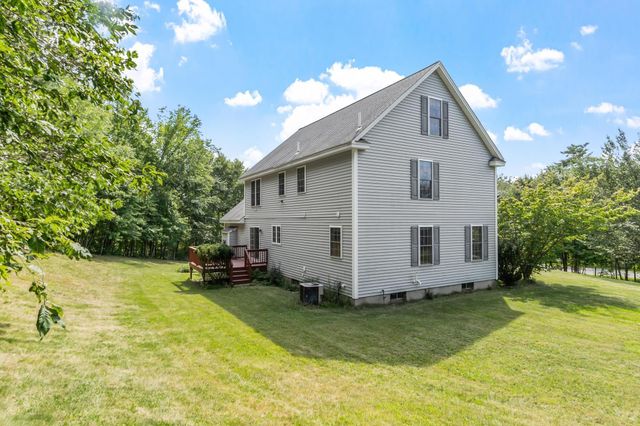 13 Lantern Drive, Sandown, NH 03873