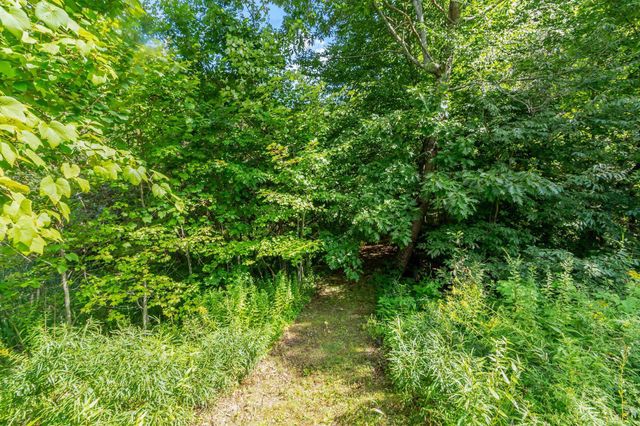 13 Lantern Drive, Sandown, NH 03873