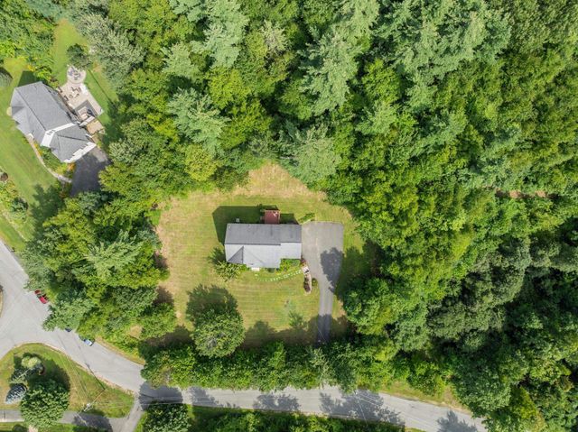 13 Lantern Drive, Sandown, NH 03873