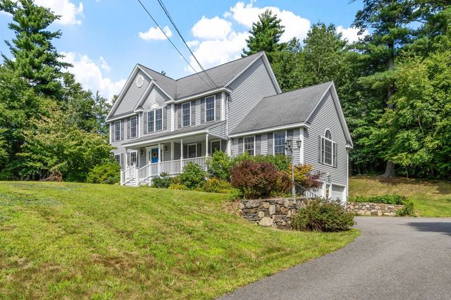 13 Lantern Drive, Sandown, NH 03873