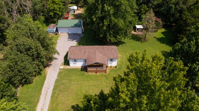 405 Twin Cove Dr, Lebanon, TN 37087