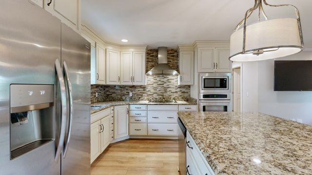 405 Twin Cove Dr, Lebanon, TN 37087
