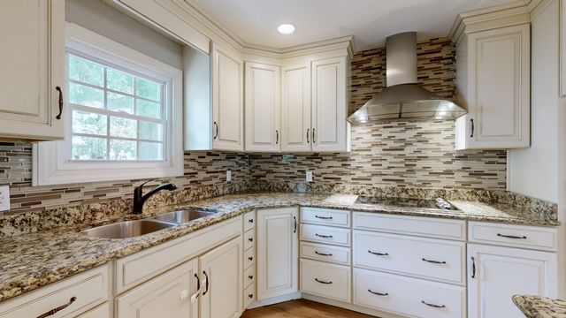 405 Twin Cove Dr, Lebanon, TN 37087