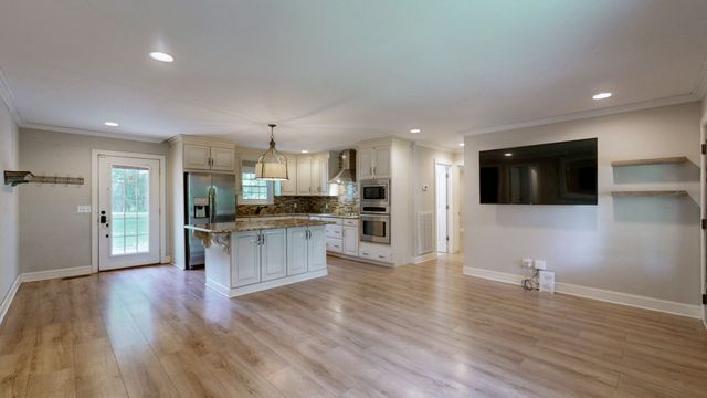 405 Twin Cove Dr, Lebanon, TN 37087