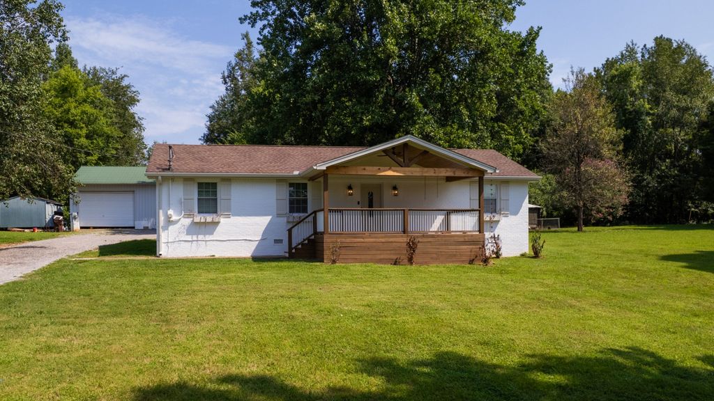 405 Twin Cove Dr, Lebanon, TN 37087