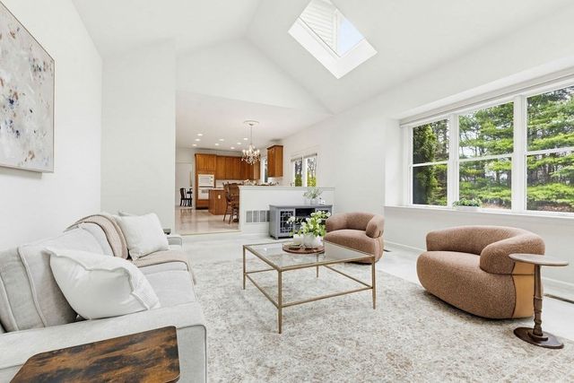 30 Hancock Rd, Franklin, MA 02038