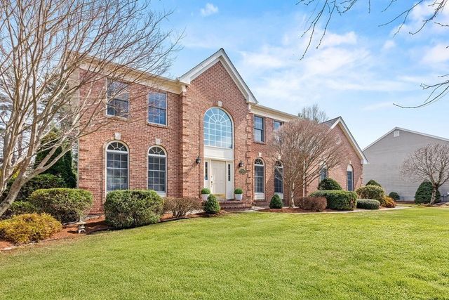 30 Hancock Rd, Franklin, MA 02038