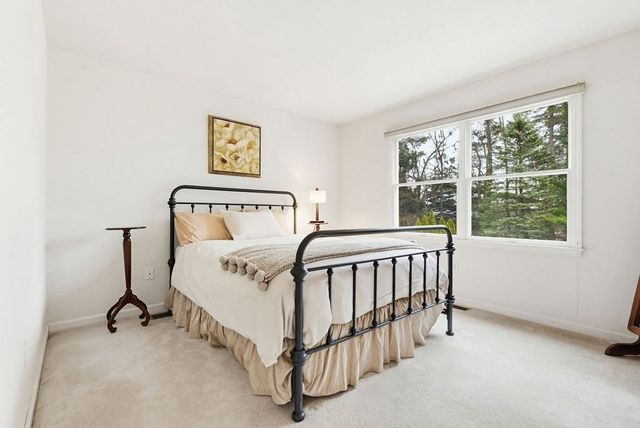 30 Hancock Rd, Franklin, MA 02038