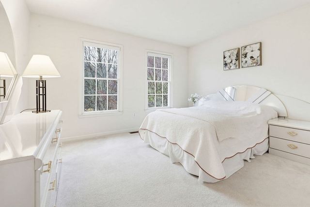 30 Hancock Rd, Franklin, MA 02038