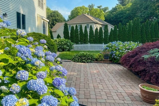 30 Hancock Rd, Franklin, MA 02038