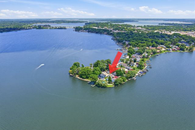 204 Eagle Point Road, Fox Lake, IL 60020