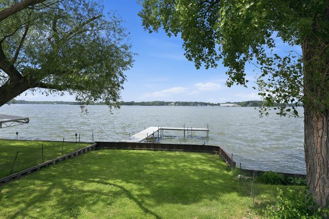 204 Eagle Point Road, Fox Lake, IL 60020
