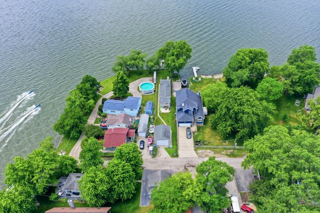 204 Eagle Point Road, Fox Lake, IL 60020