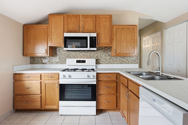204 Eagle Point Road, Fox Lake, IL 60020