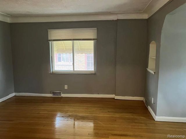 18968 E Northlawn Street, Detroit, MI 48221