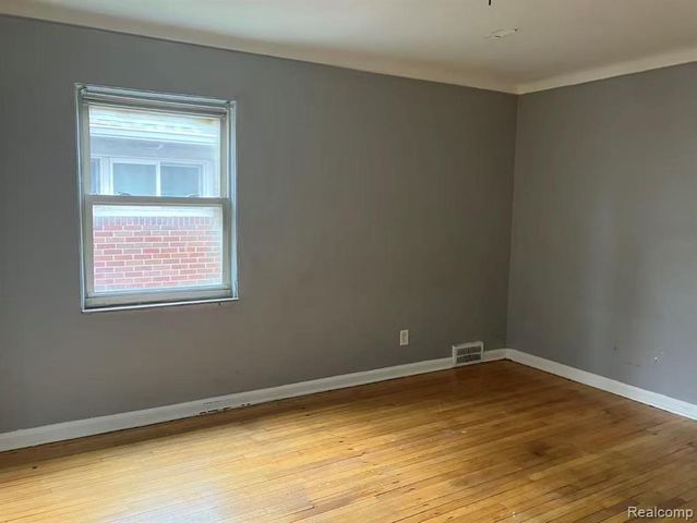18968 E Northlawn Street, Detroit, MI 48221