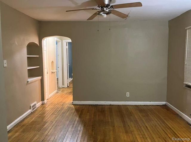 18968 E Northlawn Street, Detroit, MI 48221