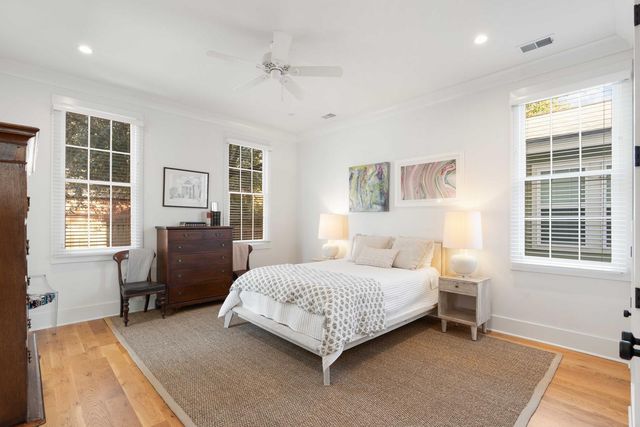 34 Lenox Street, Charleston, SC 29403